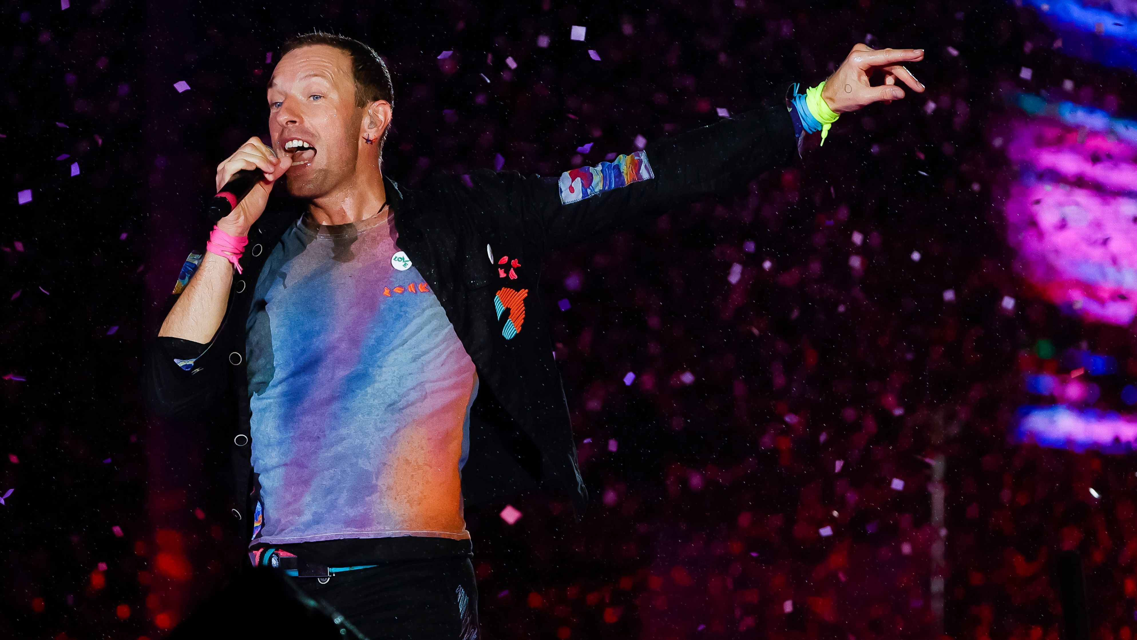 Chris Martin, cantante de Coldplay en su gira 2022-2023