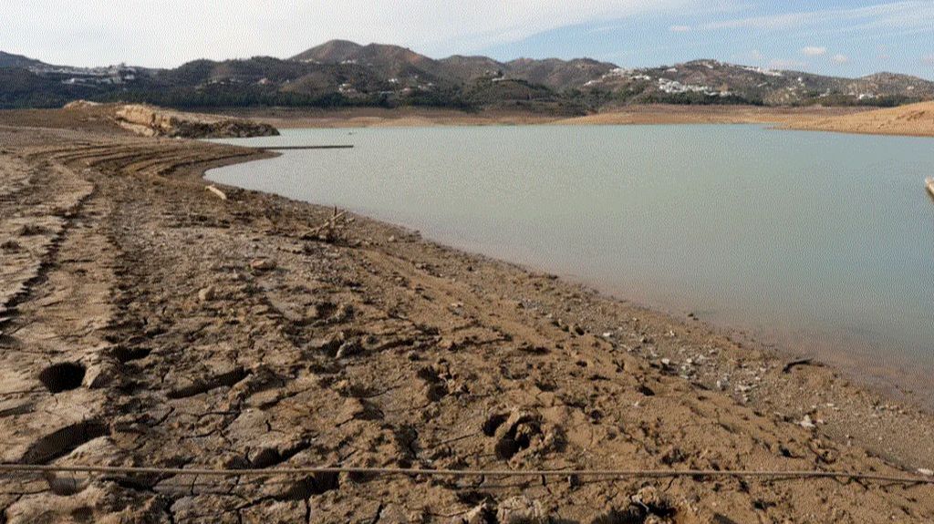 Una decena de vecinos de un pueblo de Málaga multado por exceso de consumo de agua