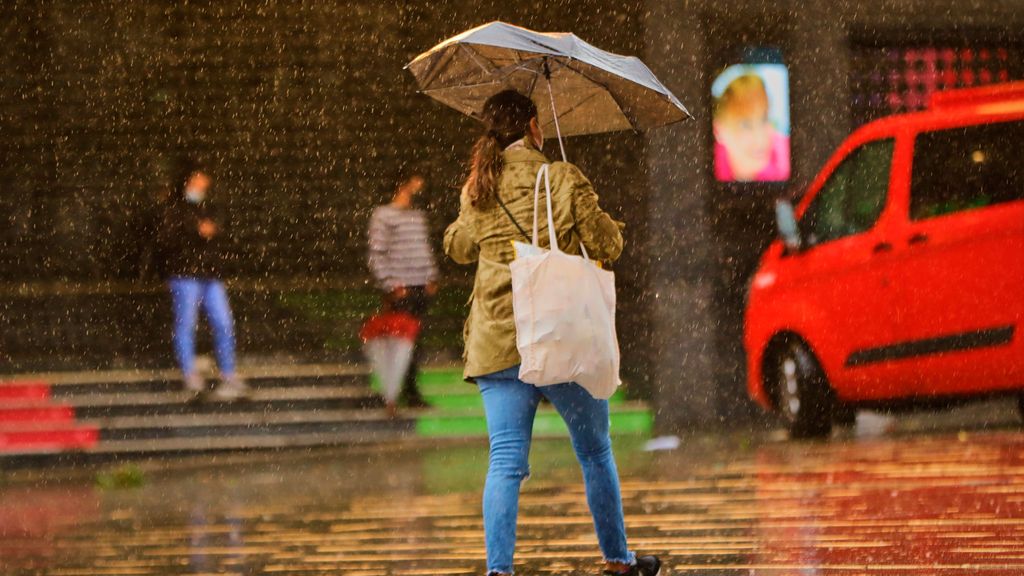 40 litros en una hora, la lluvia y 'gota fría' ponen en jaque al Mediterráneo este fin de semana