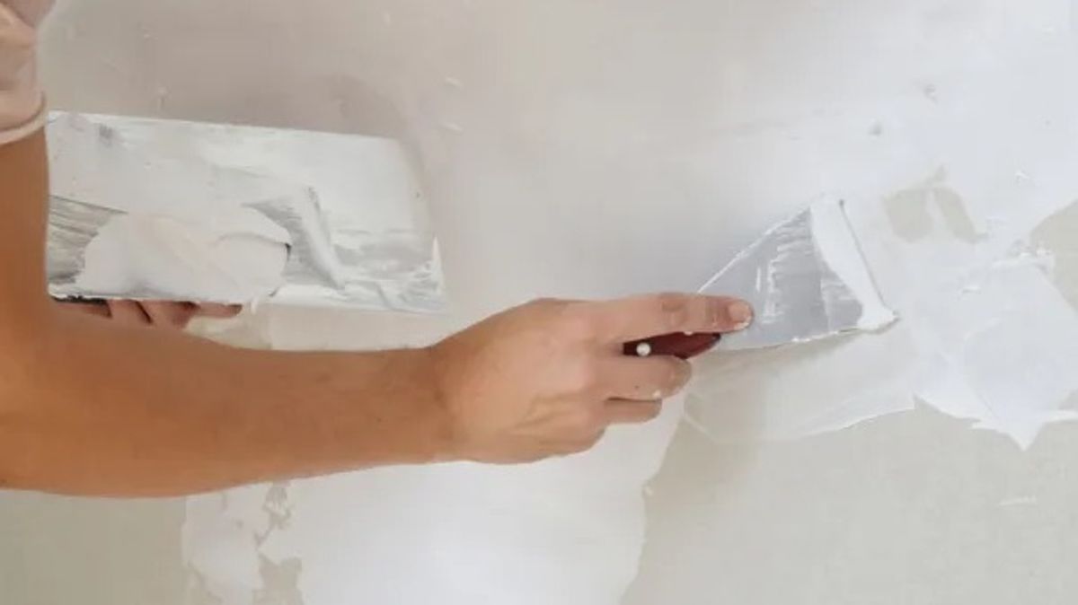 Cómo quitar las grietas de la pared