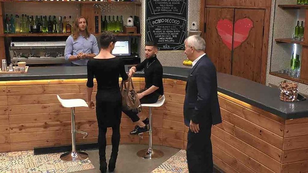 Eduard y Jesús durante su cita en 'First Dates'