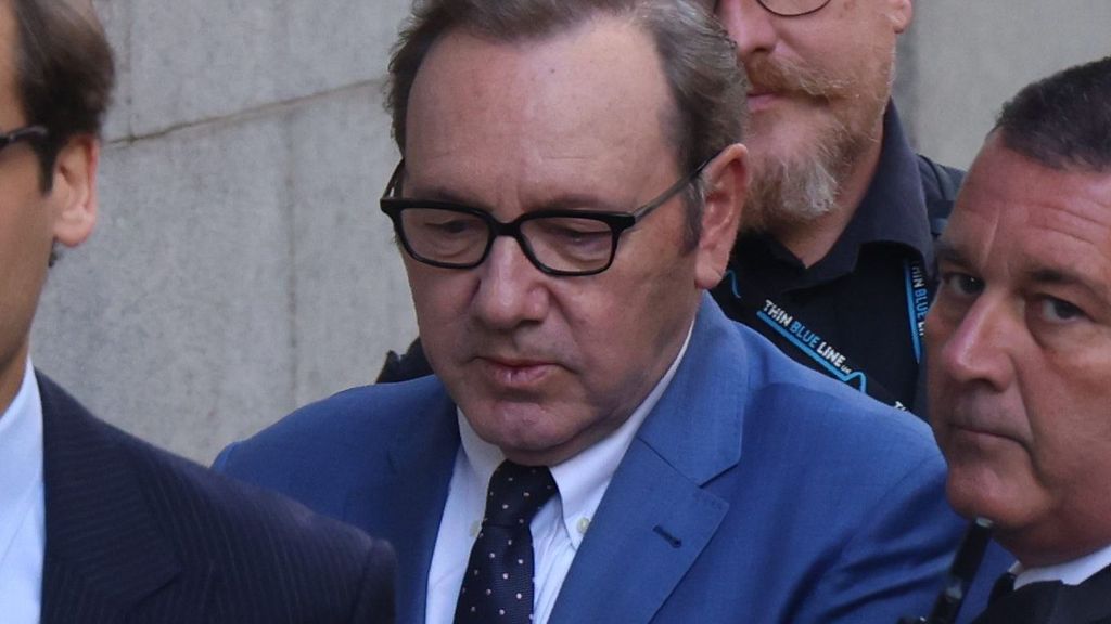 Kevin Spacey, en libertad bajo fianza tras ser acusado de cuatro delitos sexuales en el Reino Unido