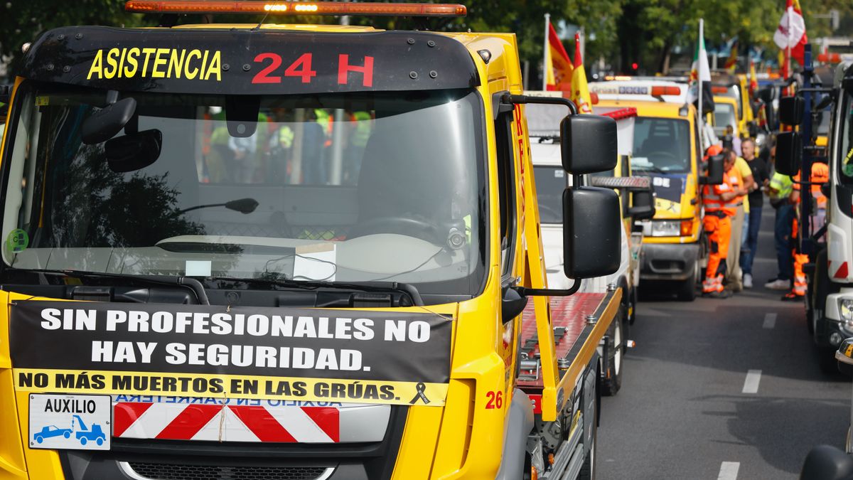 EuropaPress 4733061 varias gruas protesta uberizacion sector octubre 2022 madrid espana EuropaPress 4733061 varias gruas protesta uberizacion sector octubre 2022 madrid espana