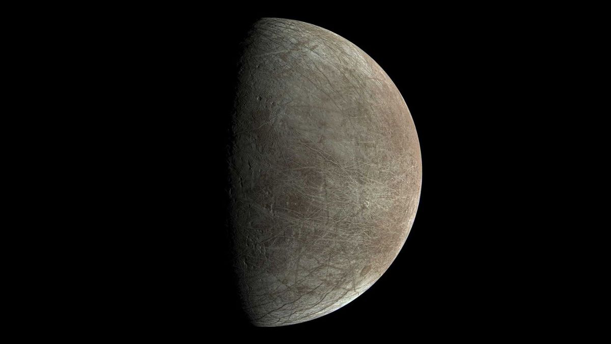 Vista de la luna Europa creada procesando una imagen que JunoCam capturó durante el sobrevuelo cercano de Juno el 29 de septiembre Vista de la luna Europa creada procesando una imagen que JunoCam capturó durante el sobrevuelo cercano de Juno el 29 de septiembre