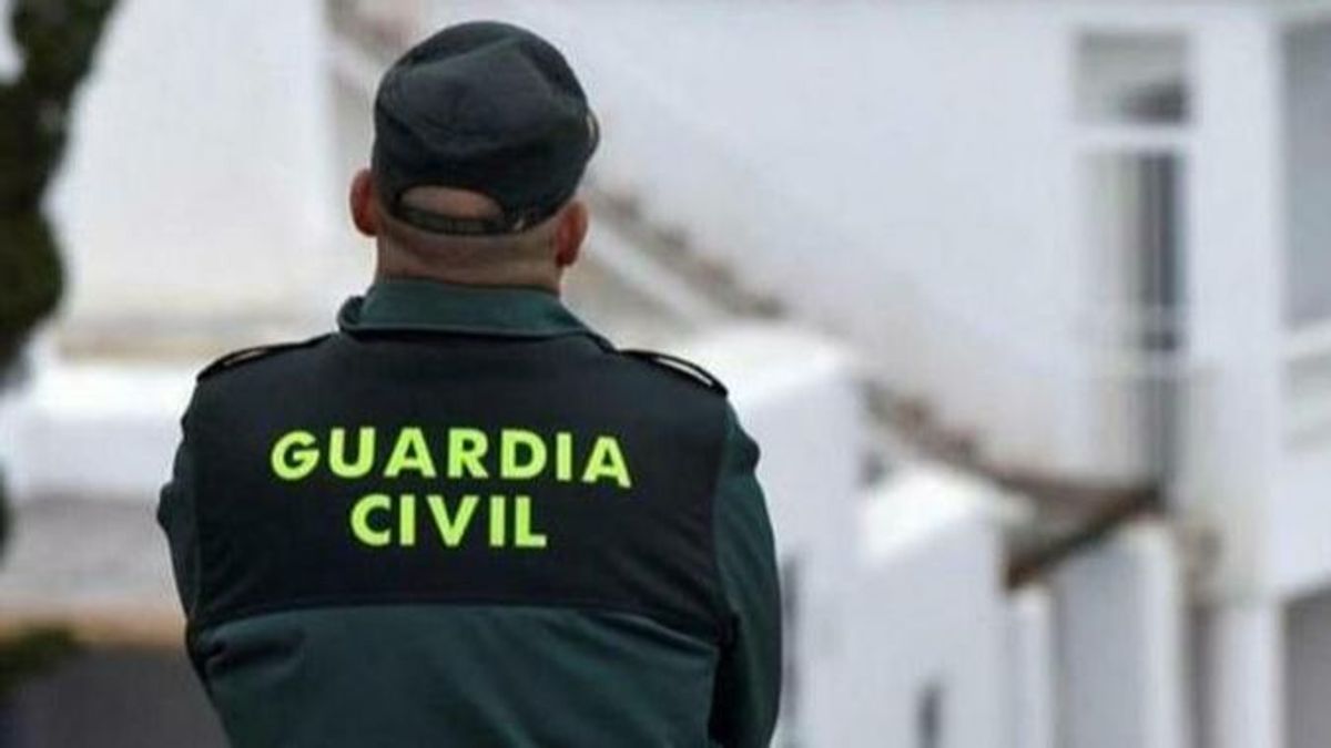 Guardia Civil, parte del operativo de rescate de los miembros de la familia atrapados en una furgoneta en Sober, Lugo