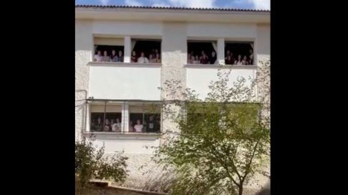 Un instituto de Ronda, Málaga, responde a los gritos machistas en el Elías Ahuja