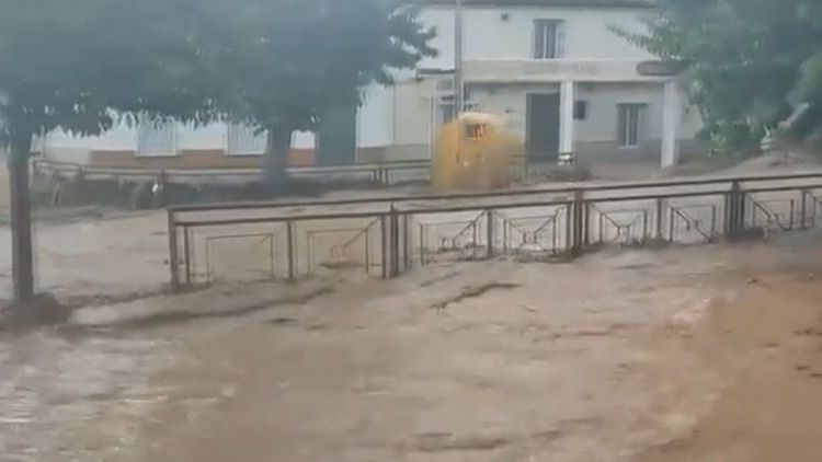 Calles convertidas en canales: las tormentas y las fuertes lluvias sorprenden a varias provincias