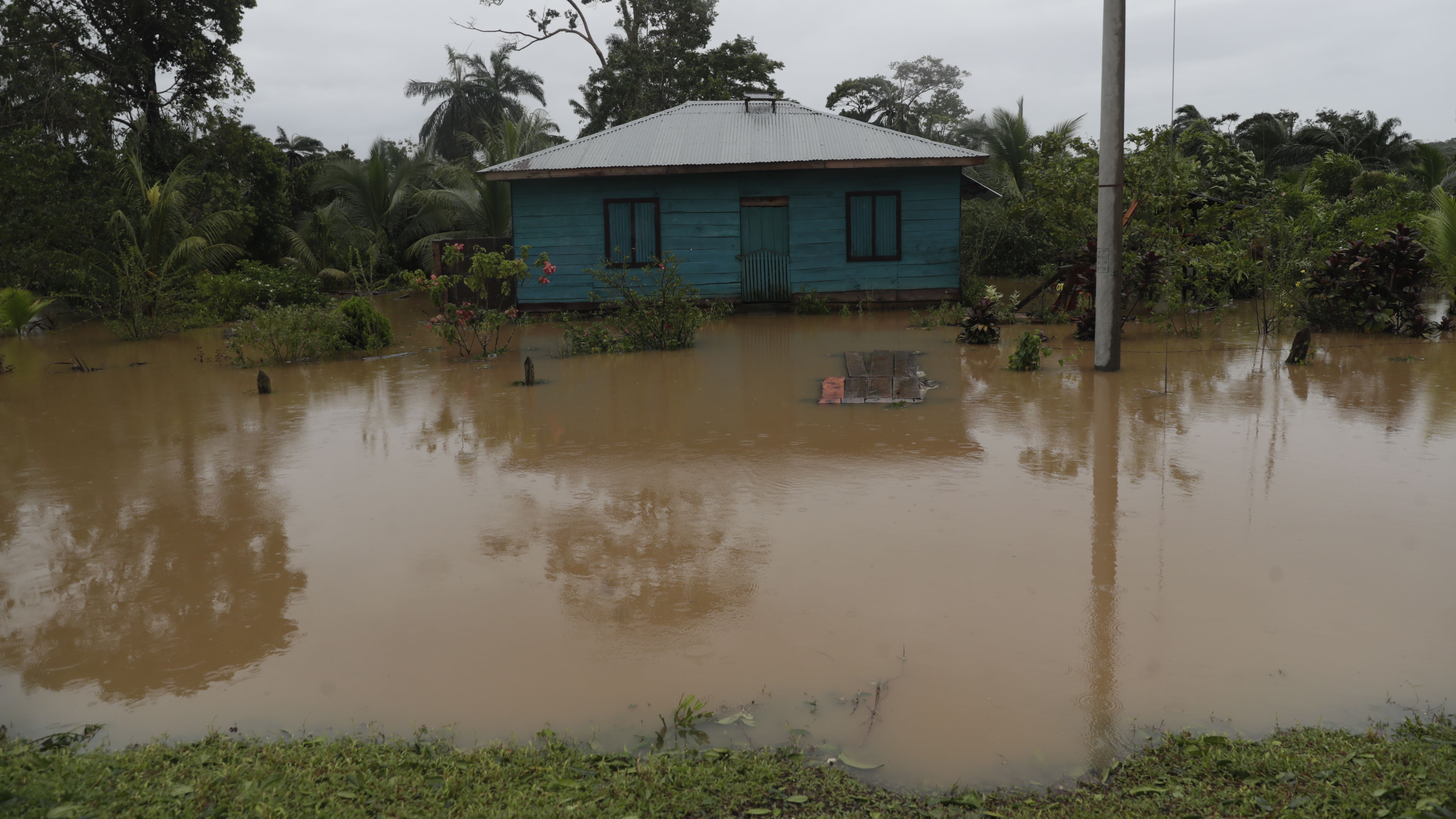 El huracán Julia azota Nicaragua y amenaza otros países del Caribe con inundaciones peligrosas