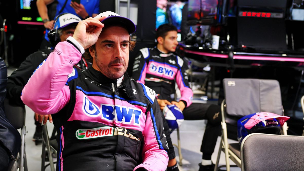 Fernando Alonso, descontento con las decisiones de Alpine: "Menudo error estratégico, eh"