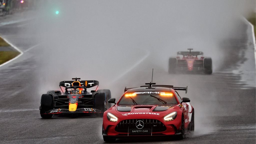 Los pilotos cargan contra la FIA por sacar una grúa en medio de la pista: “Podría haberme matado hoy”