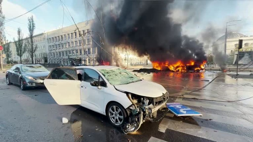 Varias explosiones sacuden el centro de Kiev