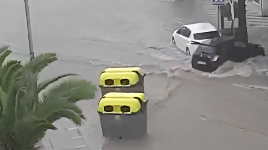 Una tromba de agua anega varias calles del Almanzora y Levante almeriense