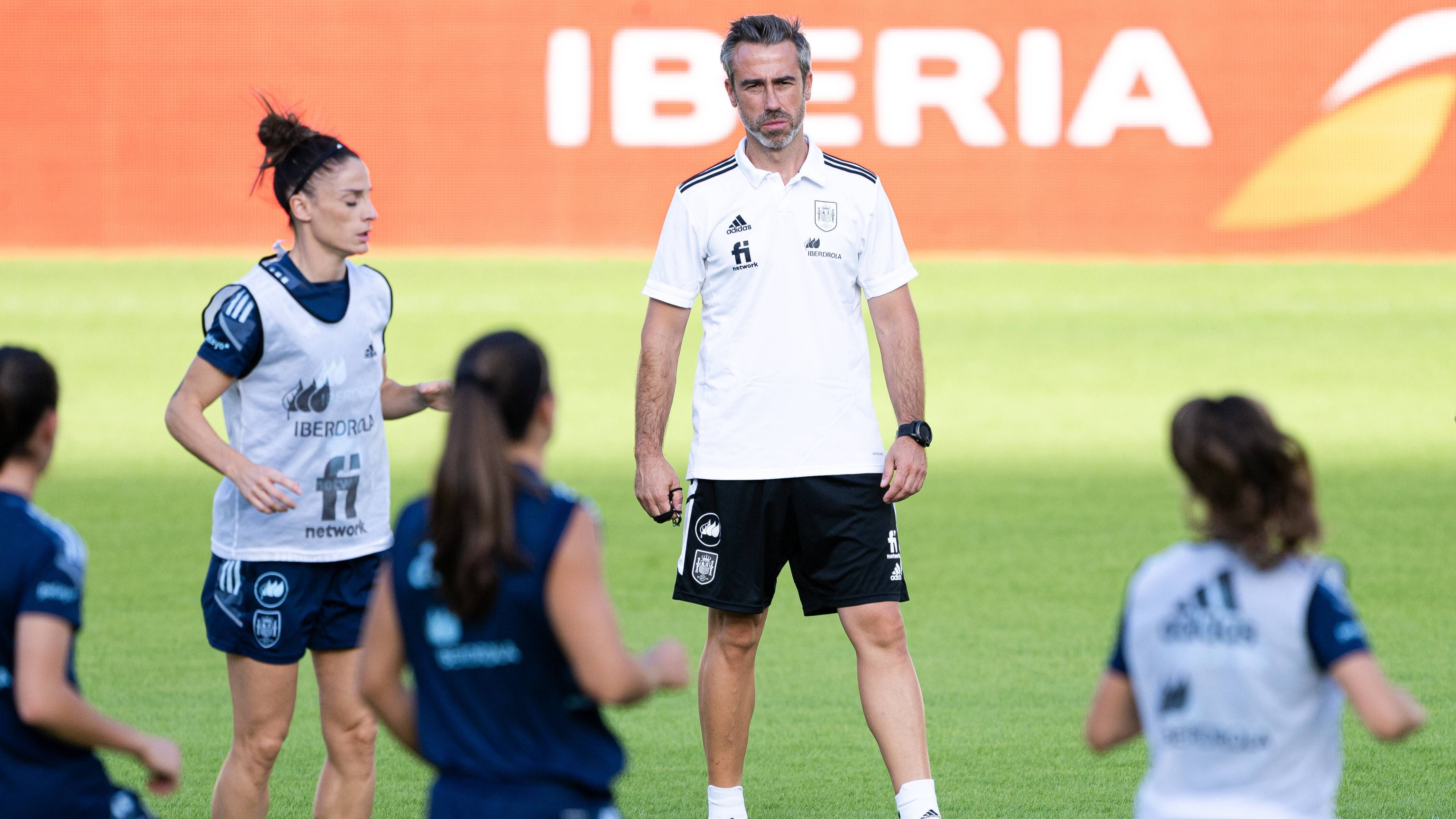 Jorge Vilda Presume De Buenrollismo En La Selección Están Encantadas