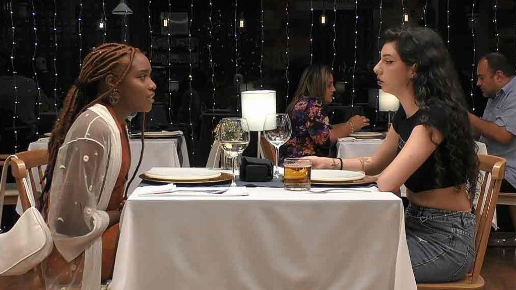 Desireé y Anna durante su paso por 'First Dates'