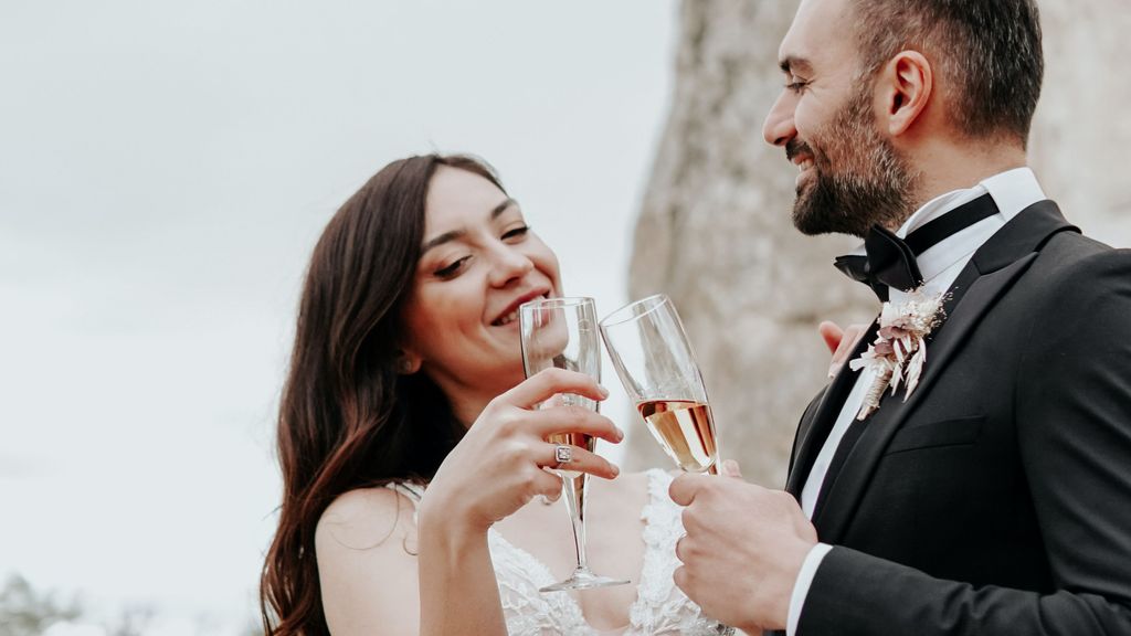 El regalo más común en una boda es dar dinero