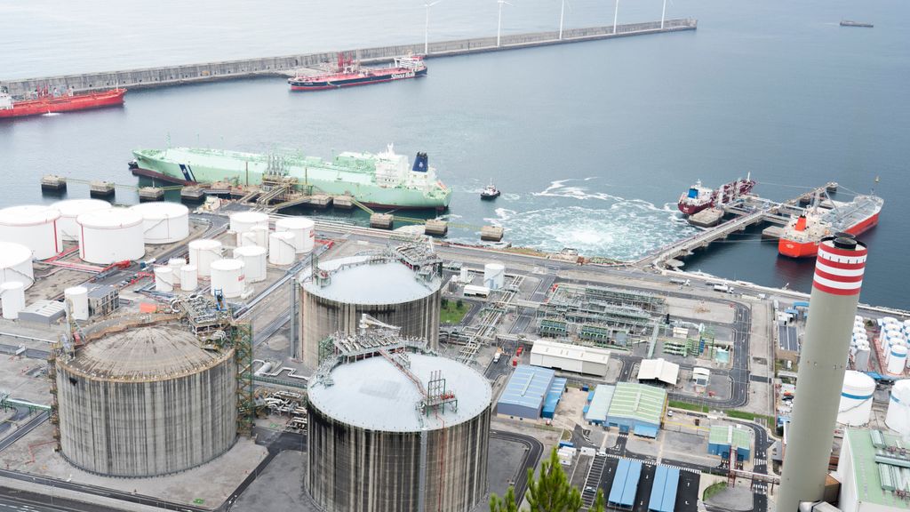 Vista de la planta regasificadora de la Bahía de Bizkaia Gas (BBG), a 10 de octubre de 2022, en Vizcaya,