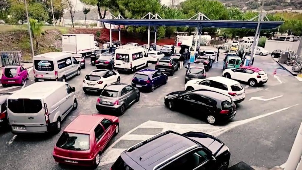 Caos en Francia por la huelga en las refinerías