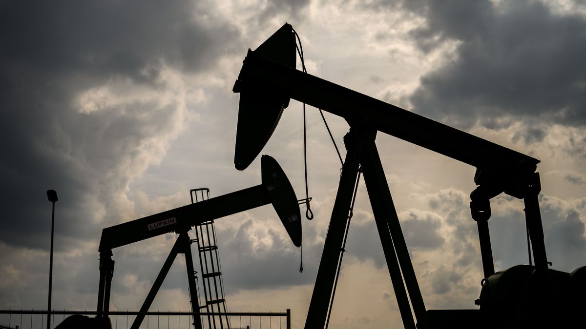 EuropaPress 4494915 filed 16 august 2019 emlichheim pump jacks operate at wintershall dea EuropaPress 4494915 filed 16 august 2019 emlichheim pump jacks operate at wintershall dea