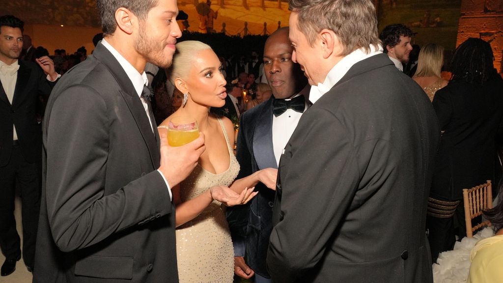 Kim Kardashian con Elon Musk en la MET Gala