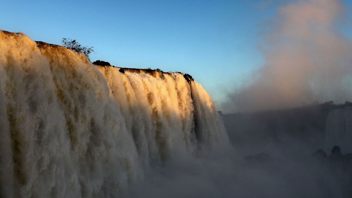 Las impactantes imágenes de la crecida de las Cataratas de Iguazú
