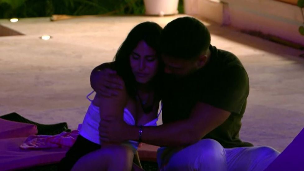 Paola llora con Vladi