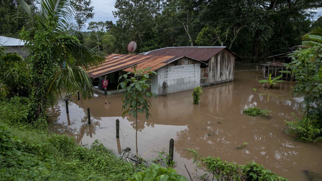 La tormenta Julia deja cerca de treinta muertos y miles de afectados en Centroamérica