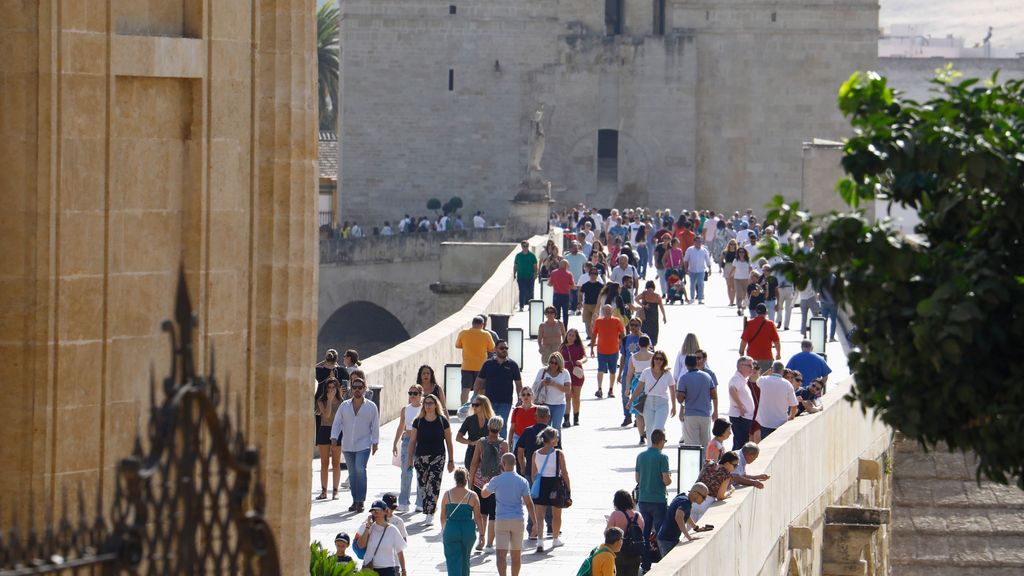 El anticiclón trae un nuevo "veranillo" a España, con temperaturas de pleno verano y algunas lluvias