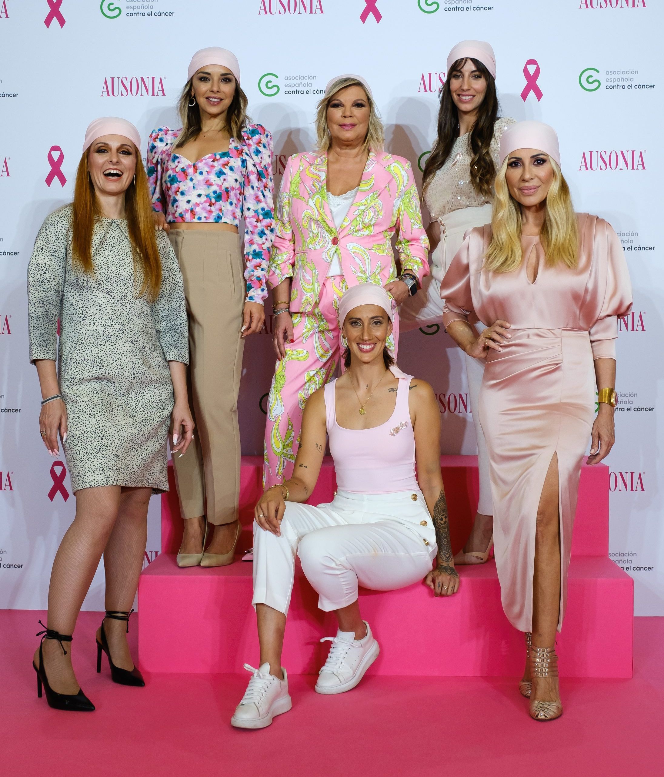 Terelu, Marta Sánchez o Almudena Cid han acompañado a la cantante en este acto solidario