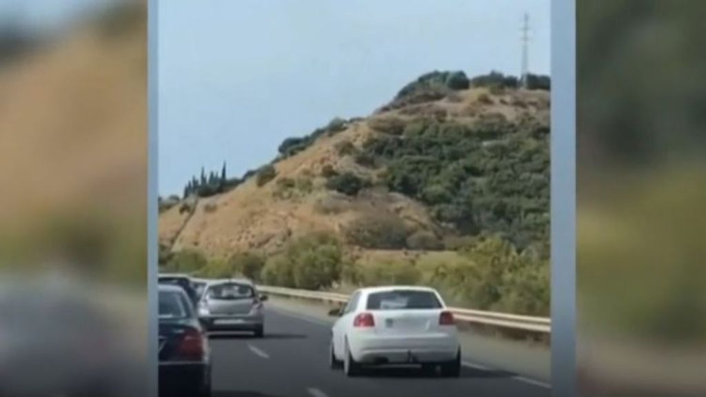 Investigado por conducir con los airbags activados, sin un neumático, borracho y drogado en Málaga