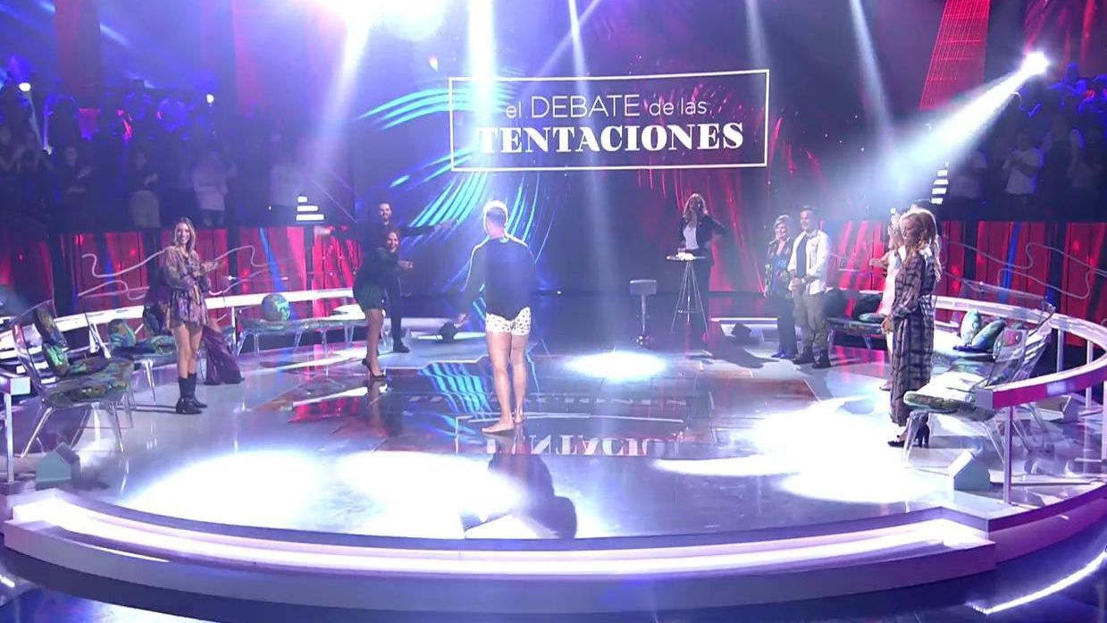 Alejandro desfila con calzoncillos