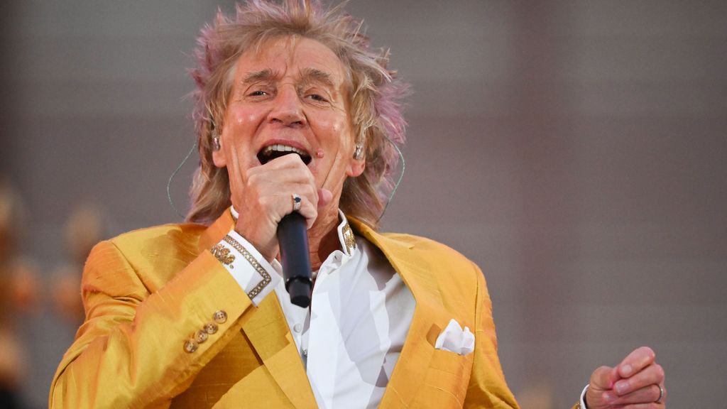 El increíble gesto de la estrella del rock Sir Rod Steward con una familia de refugiados ucranianos