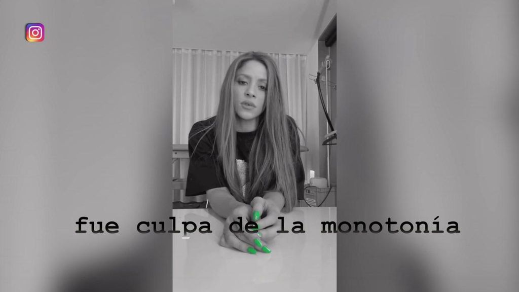 Shakira canta su tema 'Monotonía'