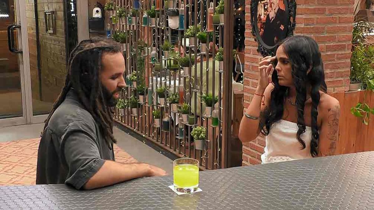 Azahara encuentra a su propio tatuador en ‘First Dates’: “Ya tengo tatuajes con descuento”