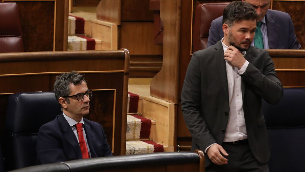 El ministro Félix Bolaños y el portavoz de ERC, Gabriel Rufián, en una imagen de archivo en el Congreso