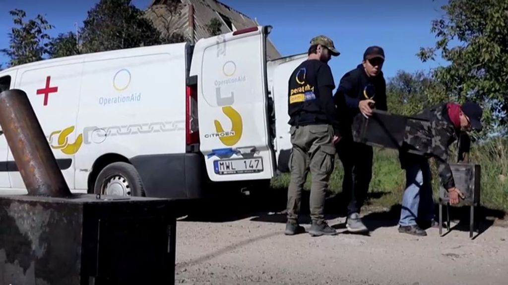 Los ucranianos se preparan para el duro invierno: estufas de leña y agua mineral