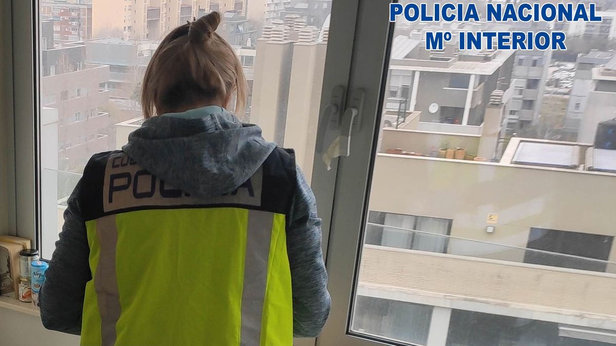 La agente en la vivienda La agente en la vivienda