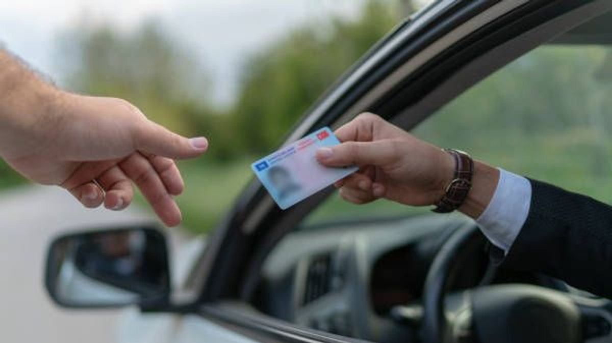 No se pueden tener dos carnets de conducir con una fecha de validez distinta No se pueden tener dos carnets de conducir con una fecha de validez distinta