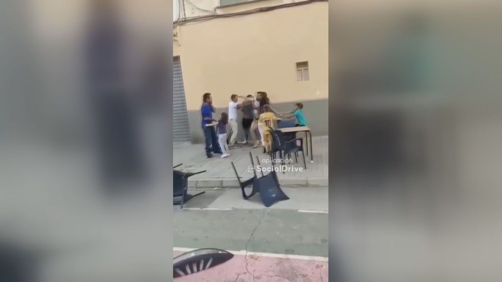 Terrible agresión en un bar de Alcoy delante de un grupo de niños: “¡Papá, por favor, vámonos a casa!” (Octubre 2022)