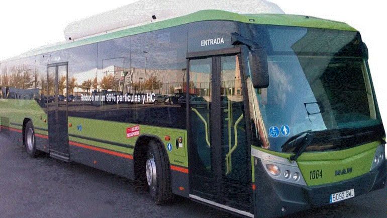 Una imagen de un bus