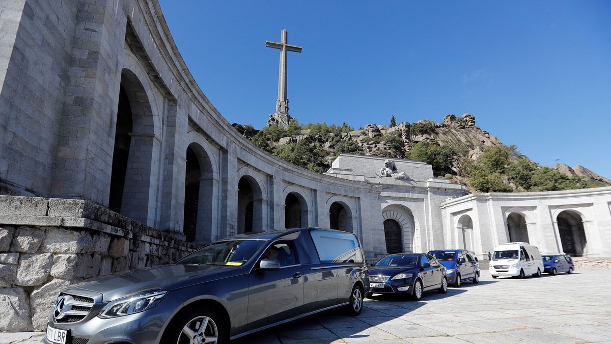 EuropaPress 2442963 comitiva funebre lonja basilica valle caidos exhumacion francisco franco EuropaPress 2442963 comitiva funebre lonja basilica valle caidos exhumacion francisco franco