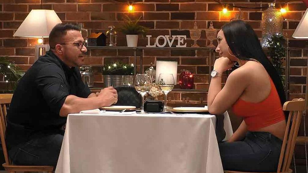 Raúl y Raysa durante su cita en 'First Dates'