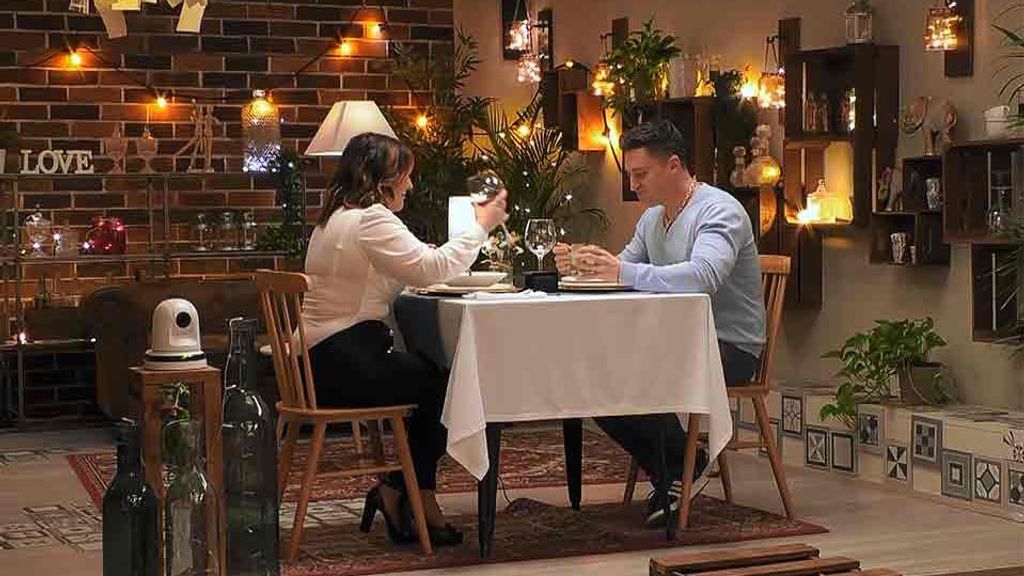 Alberto y Lidia durante su cita en 'First Dates'