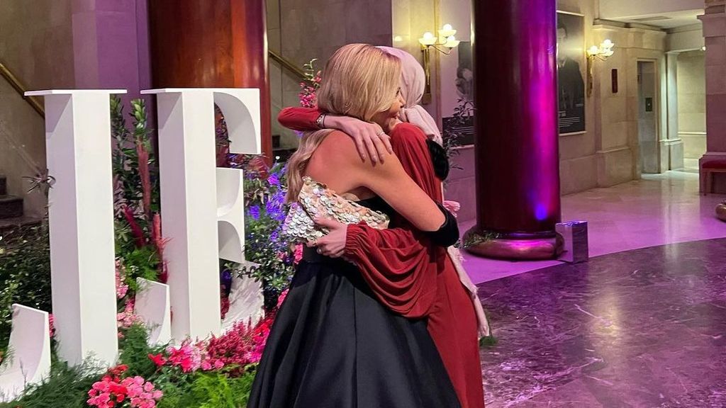 Ana Obregón y Elena Huelva se conocen en la gala 'ELLE Cancer Ball'