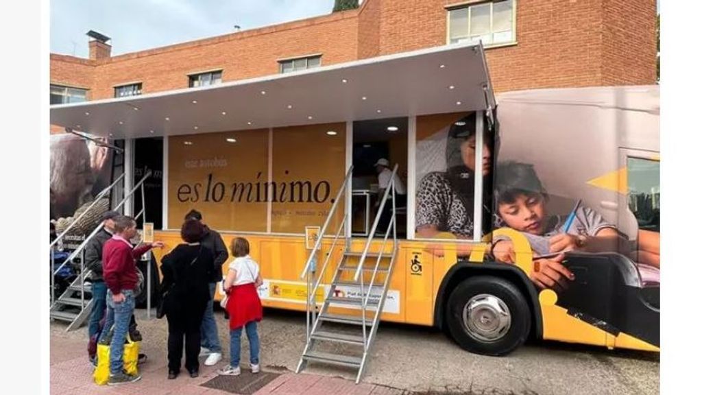 El autobús del Ingreso Mínimo Vital del ministerio de Inclusión recorrerá 40 municipios españoles
