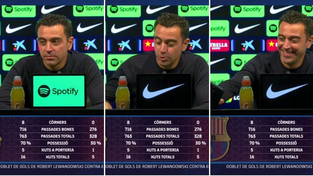 Xavi ofrece a un periodista su móvil para saber qué le escriben: "No, toma, cógelo"