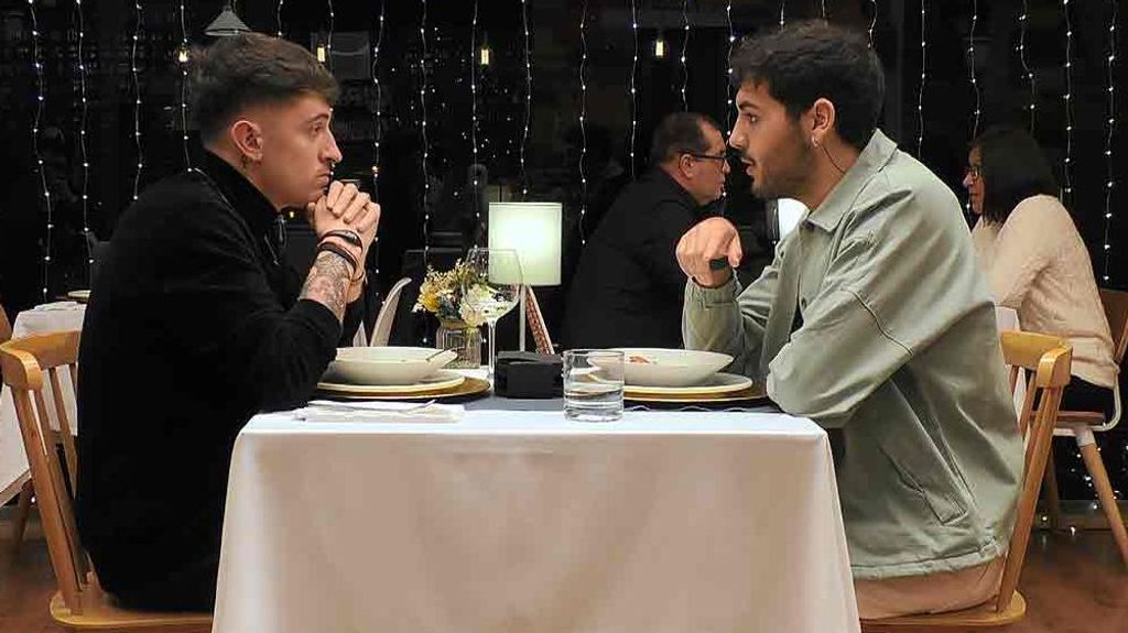 Pau y Mario durante su cita en 'First Dates'