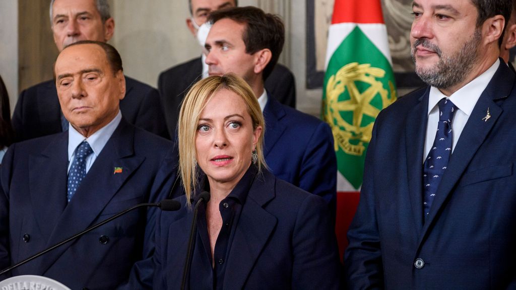 Silvio Berlusconi, Giorgia Meloni y Matteo Salvini esta mañana acuden juntos a las consultas con el Presidente Mattarella.