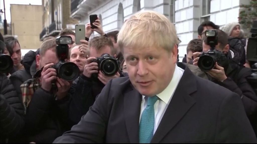 Boris Johnson regresa de vacaciones tras la dimisión de Liz Truss