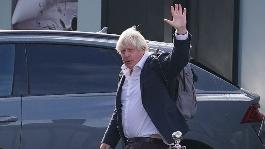 Boris Johnson comunica que se retira de la carrera para ser primer ministro