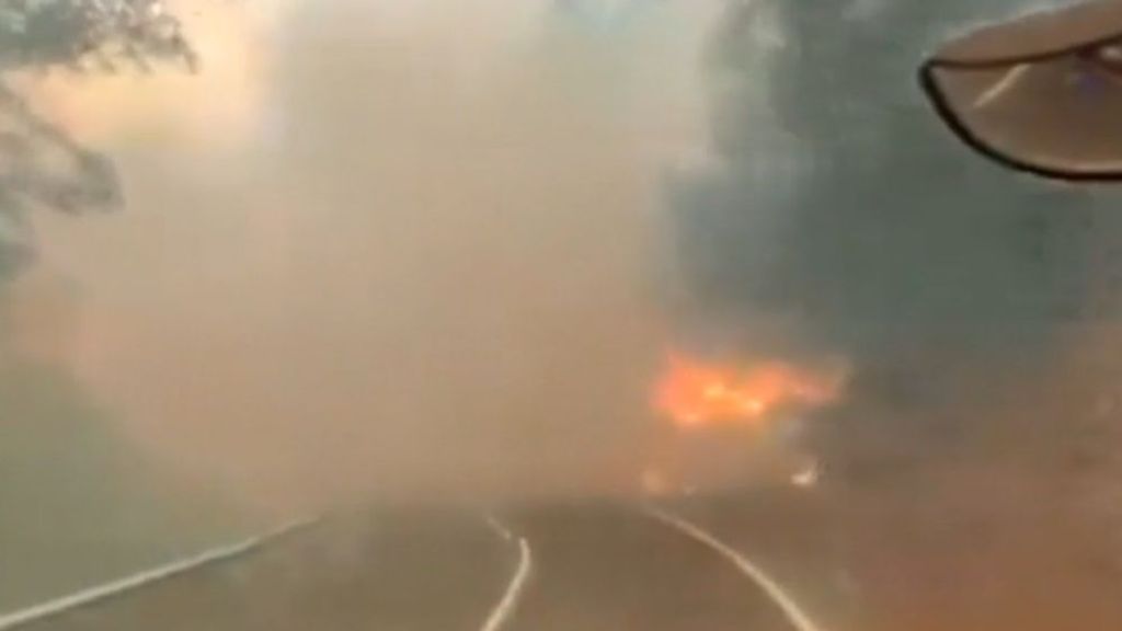 Controlados los focos del incendio de Balmaseda que ha obligado a desalojar a 12 personas